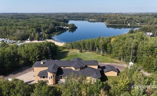 House in Carvel, Alberta, Canada 1